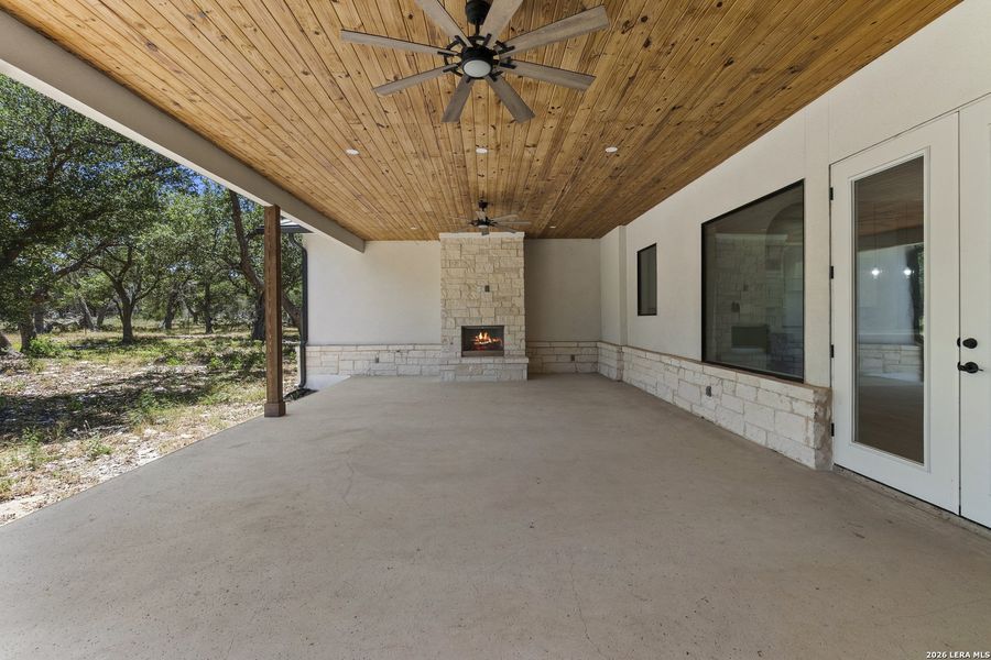 Exterior details and patio area of a home in , New Braunfels (Image 3).