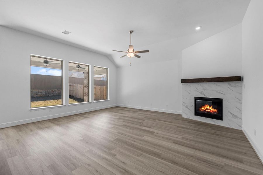 Spacious, unfurnished interior of a new home in Chambers Creek, Willis (Image 17).