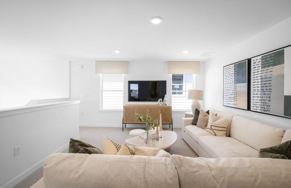Representative furnished interior of a home built from the Fentress by Pulte Homes in Cameron Place, Austin (Image 66).