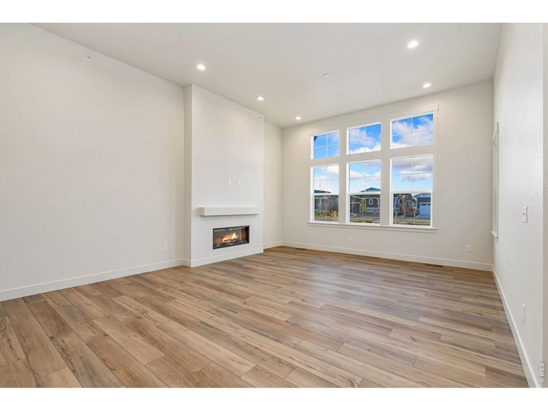 Spacious, unfurnished interior of a new home in Villa Collection, Fort Collins (Image 11).
