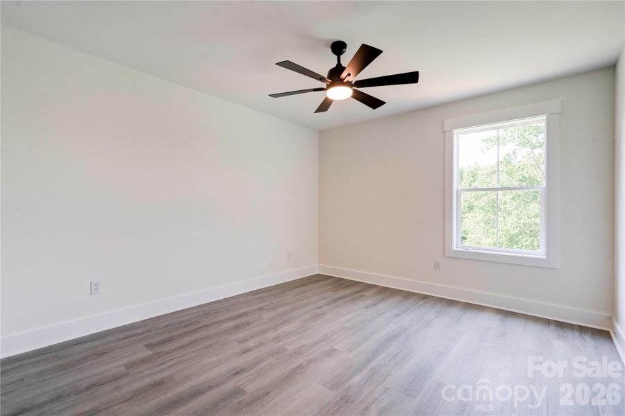 Spacious, unfurnished interior of a new home in , Kings Mountain (Image 31).