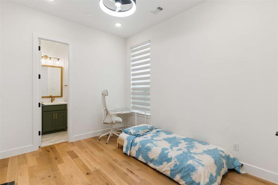 Furnished interior view inside a new home in , Rockwall (Image 29).