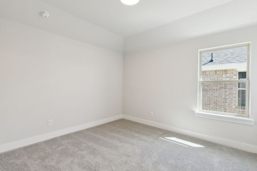 Spacious, unfurnished interior of a new home in Painted Tree Lakeside, McKinney (Image 21).