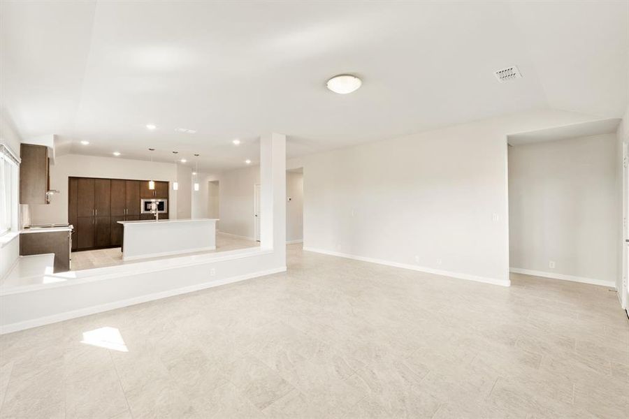 Spacious, unfurnished interior of a new home in Georgetown at Kings Fort, Kaufman (Image 23).