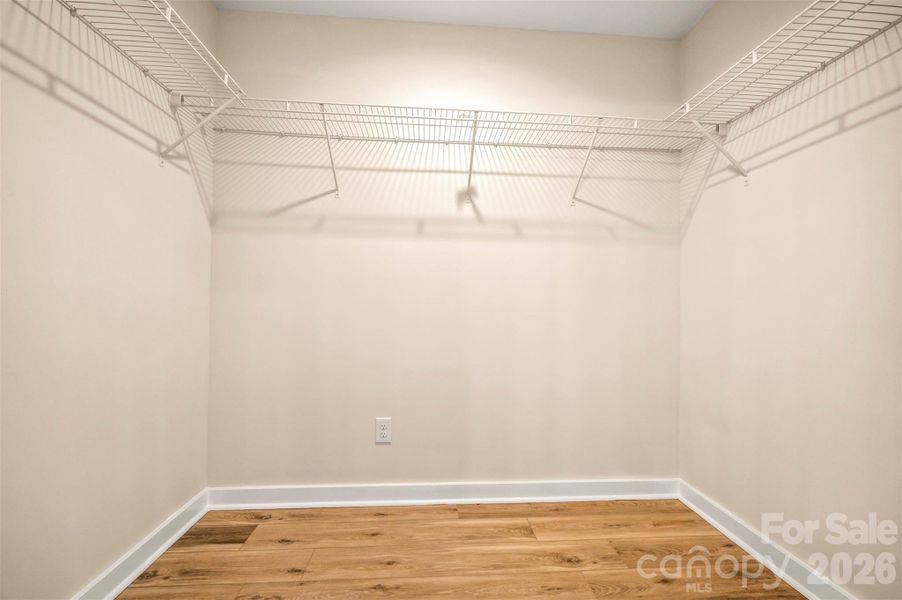 Spacious, unfurnished interior of a new home in , Bostic (Image 26).