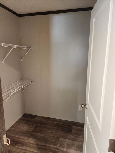 Spacious, unfurnished interior of a new home in , Gun Barrel City (Image 12).