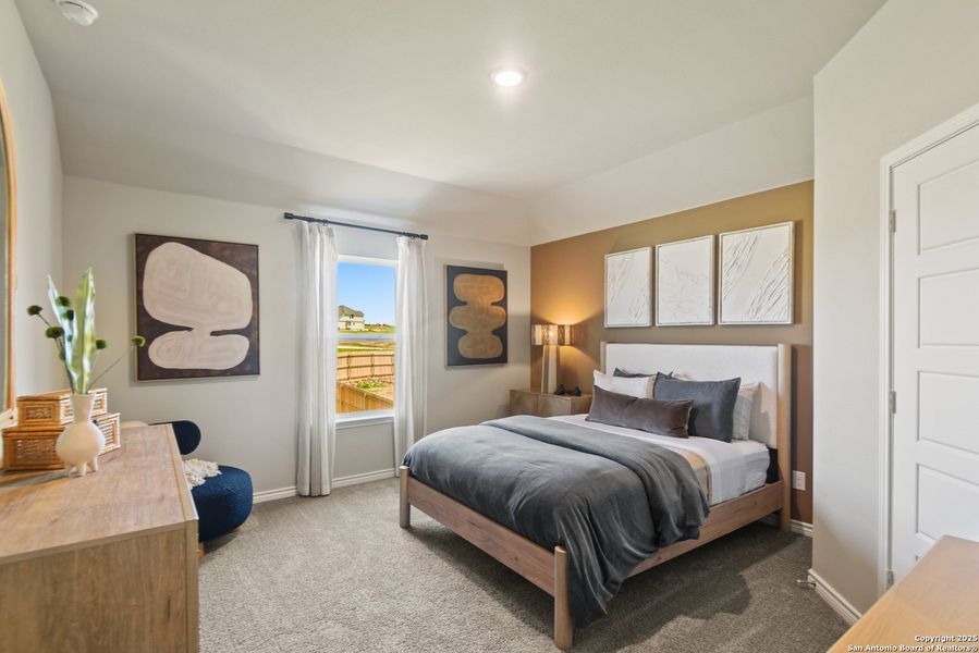 Furnished interior view inside a new home in Cinco Lakes, San Antonio (Image 15).