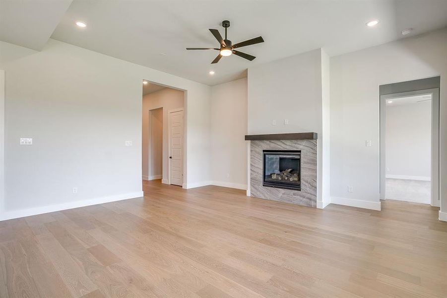 Spacious, unfurnished interior of a new home in Pecan Grove, Burleson (Image 35). Spacious, unfurnished interior of a new home in Pecan Grove, Burleson (Image 35).