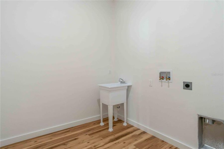 Image 68 of a home in .