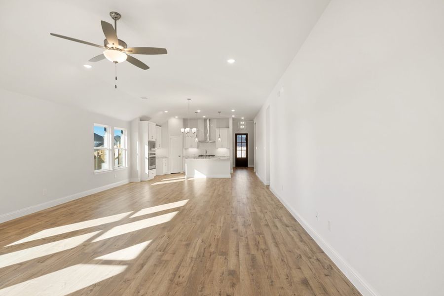 Spacious, unfurnished interior of a new home in Elevon, Lavon (Image 27).