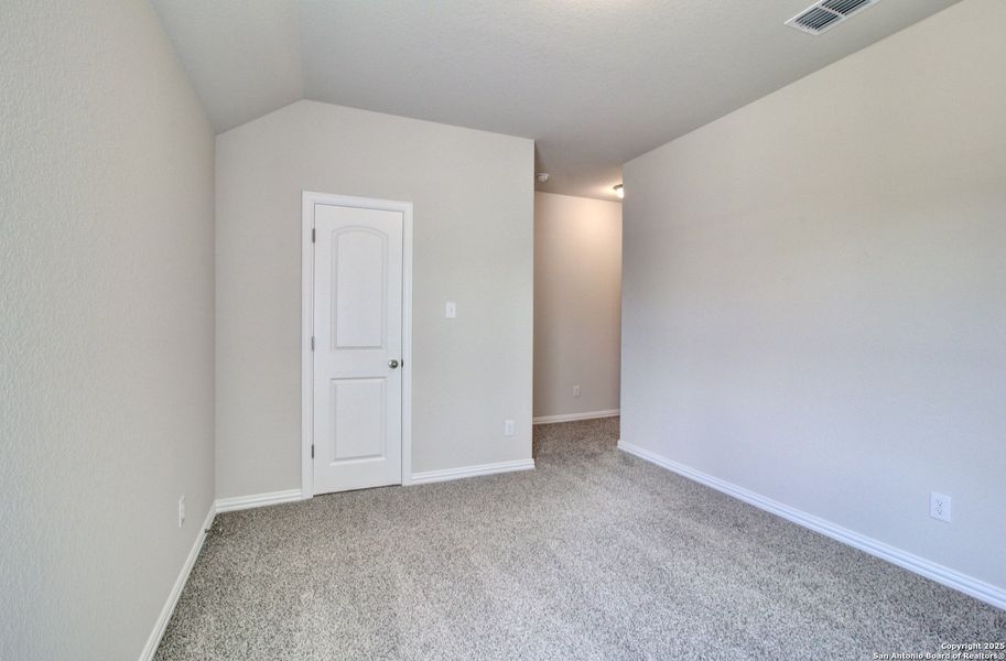 Spacious, unfurnished interior of a new home in Clear Creek, New Braunfels (Image 26). Spacious, unfurnished interior of a new home in Clear Creek, New Braunfels (Image 26).