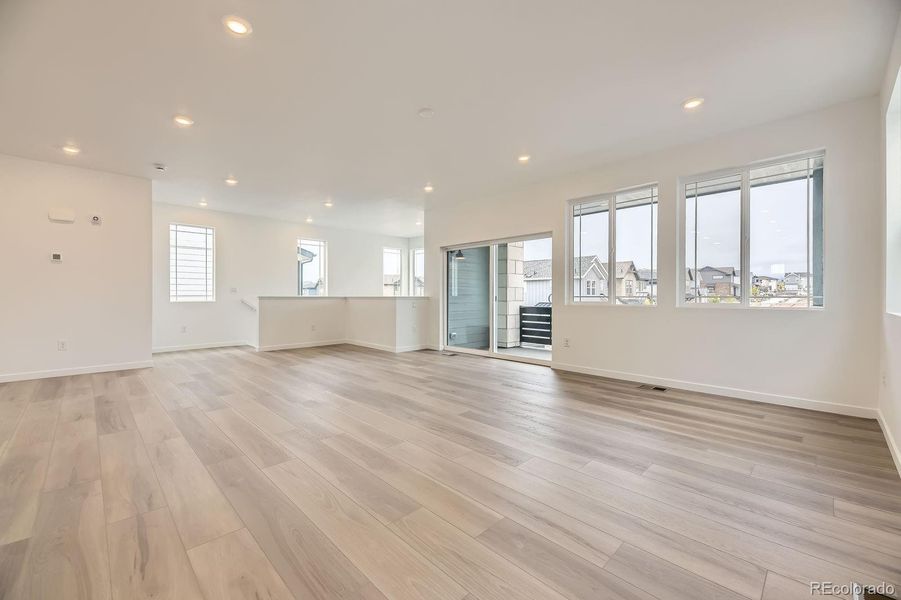 Spacious, unfurnished interior of a new home in Sterling Ranch: The Skyline Collection, Littleton (Image 13).