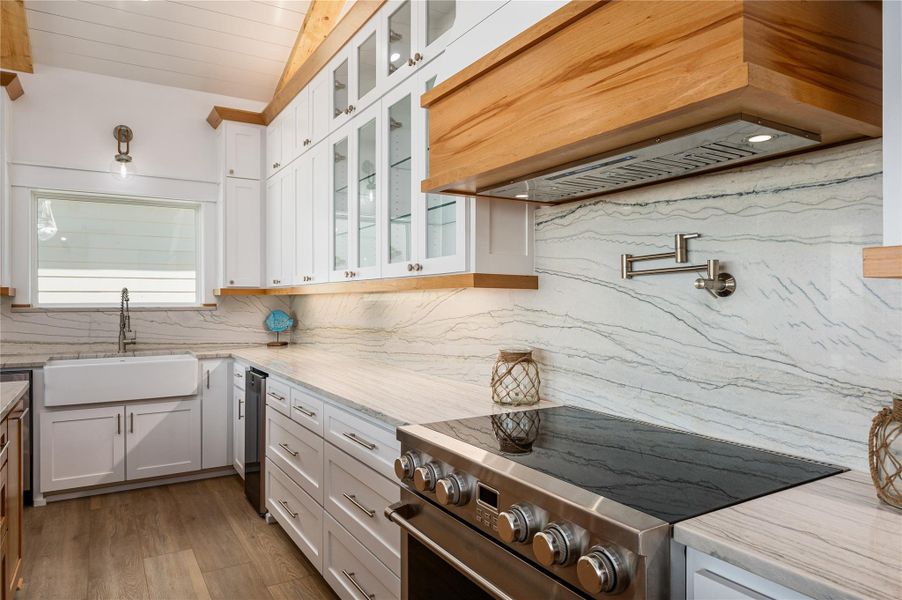 Furnished interior view inside a new home in , Bolivar Peninsula (Image 30).