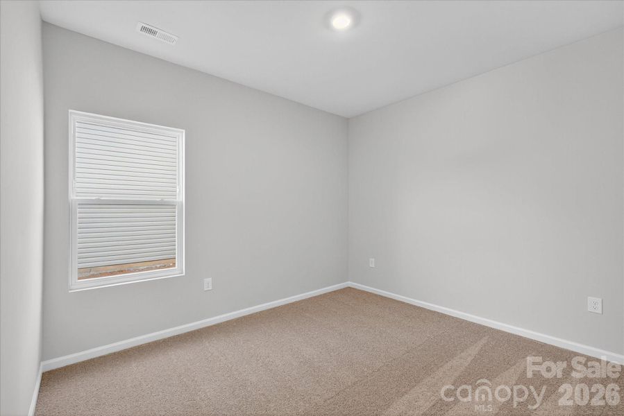 Spacious, unfurnished interior of a new home in Stagecoach Station, Gastonia (Image 23).