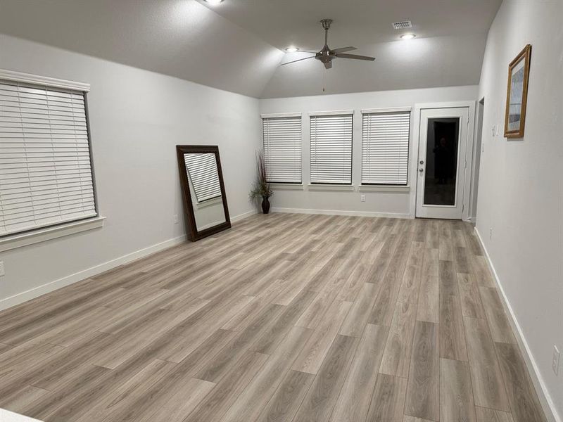 Spacious, unfurnished interior of a new home in , Lavon (Image 12).