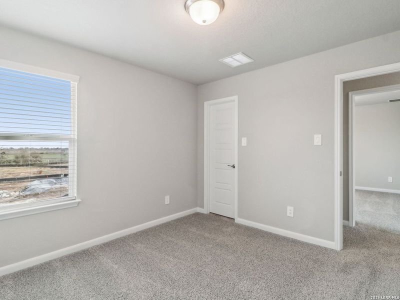 Spacious, unfurnished interior of a new home in Royal Crest, San Antonio (Image 22).