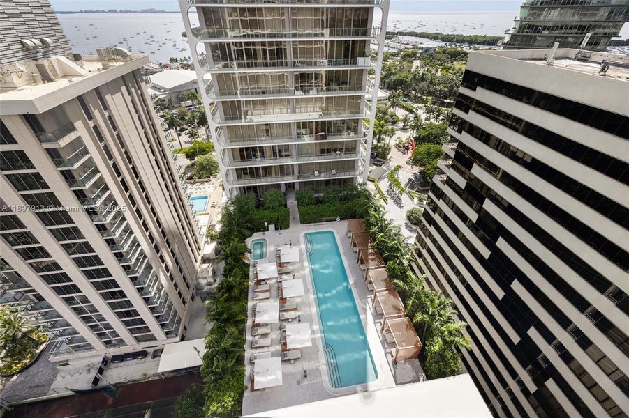 Condo located in Miami, FL showcasing its design and architecture (Image 26).