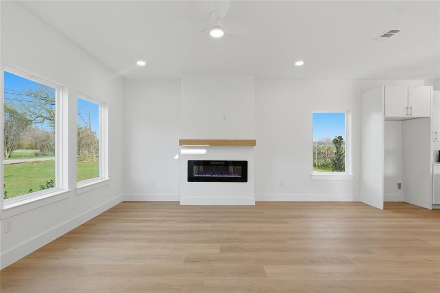 Spacious, unfurnished interior of a new home in , Dallas (Image 14). Spacious, unfurnished interior of a new home in , Dallas (Image 14).