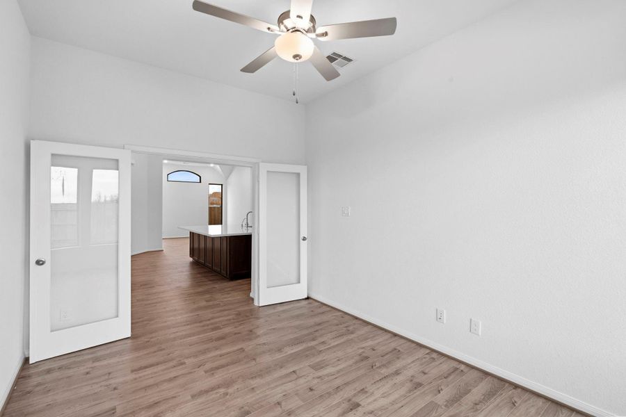 Spacious, unfurnished interior of a new home in , Texas City (Image 20).