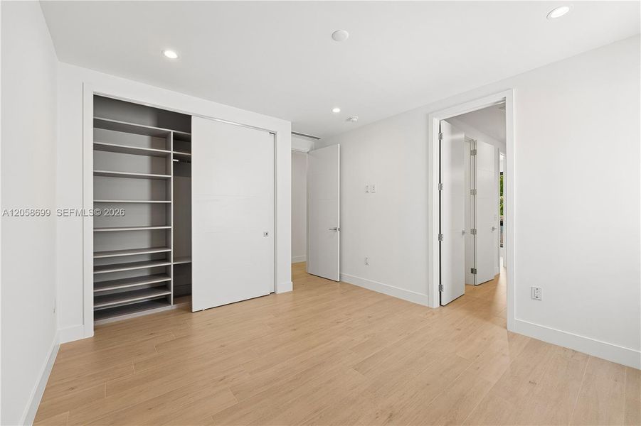 Spacious, unfurnished interior of a new home in , Miami (Image 21).