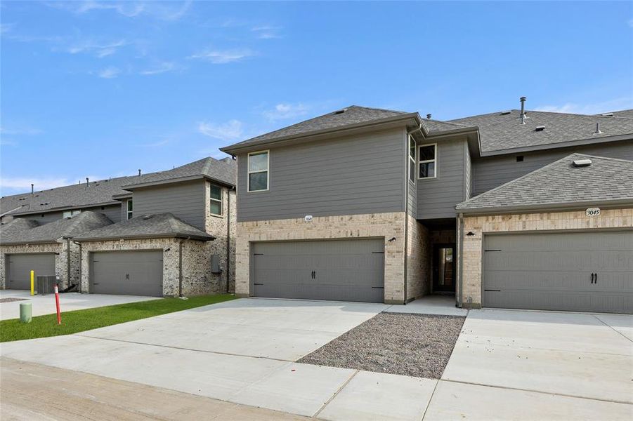 Exterior details of a home in Timber Ridge, Corinth (Image 3).