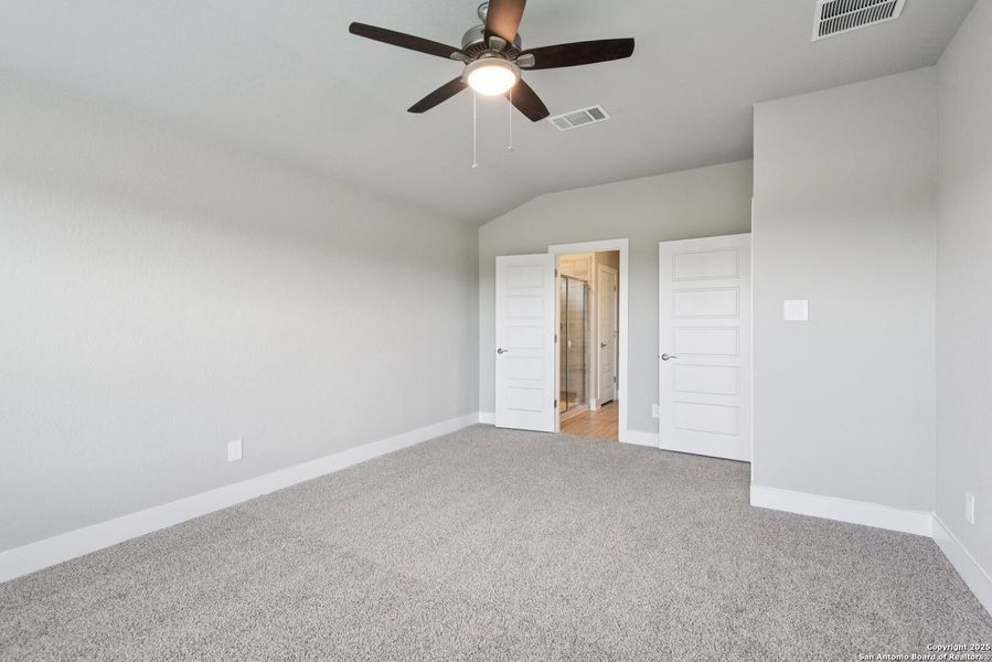 Spacious, unfurnished interior of a new home in Carmel Ranch, Schertz (Image 29). Spacious, unfurnished interior of a new home in Carmel Ranch, Schertz (Image 29).