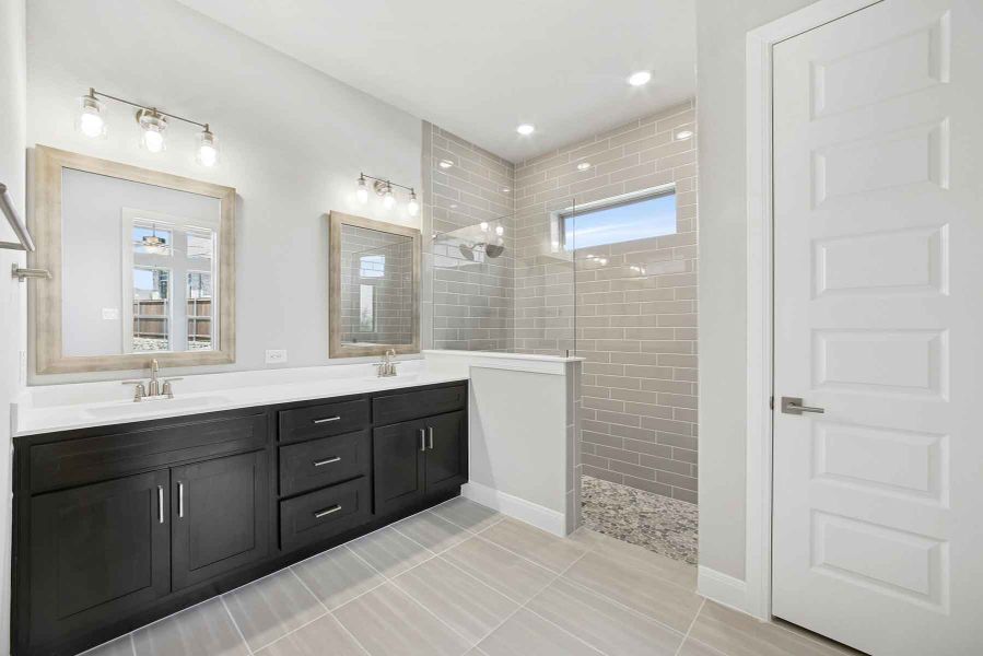 The Hillmont - Owner's Bath