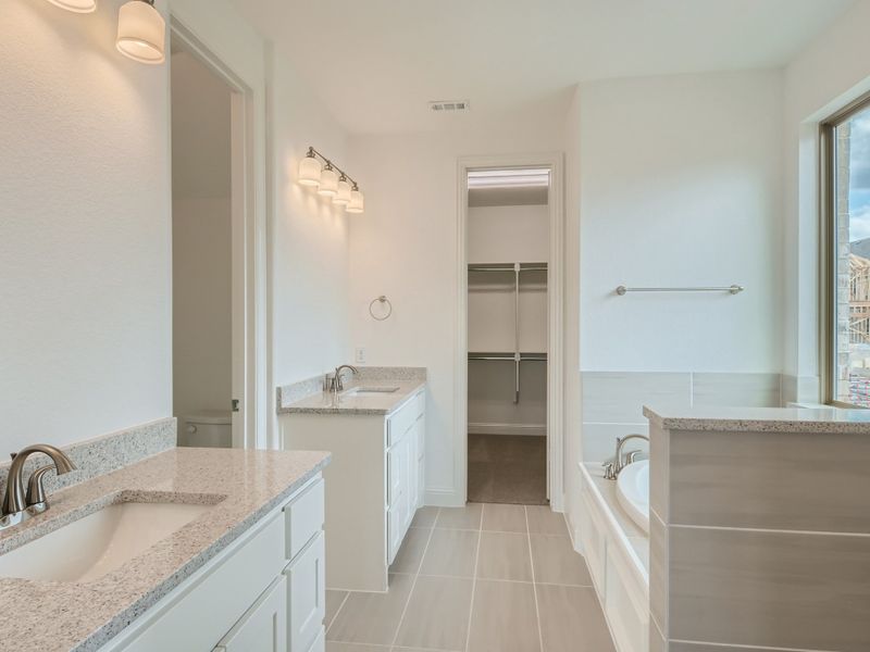 Plan 1404 Main Bathroom Representative Photo