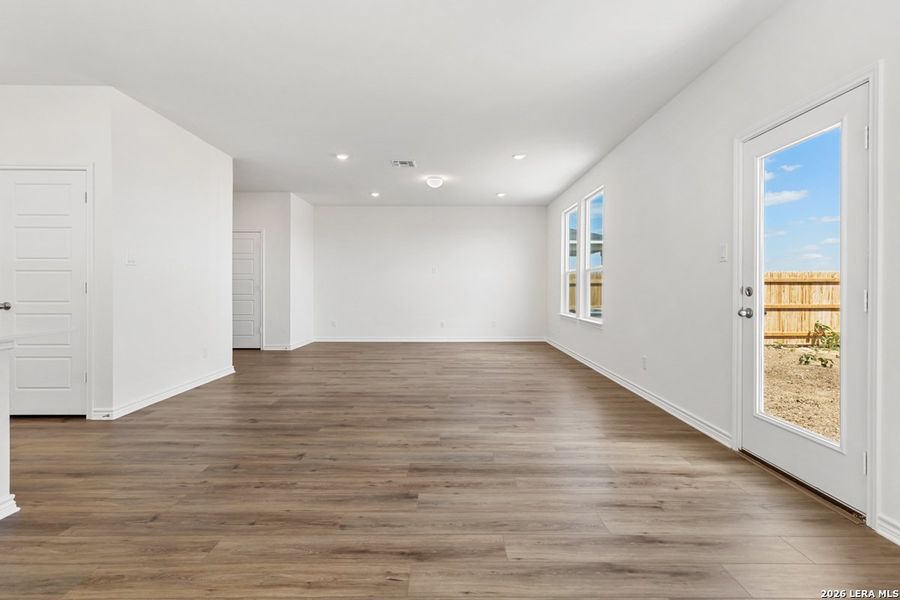 Spacious, unfurnished interior of a new home in Medina Crossing, Von Ormy (Image 16).