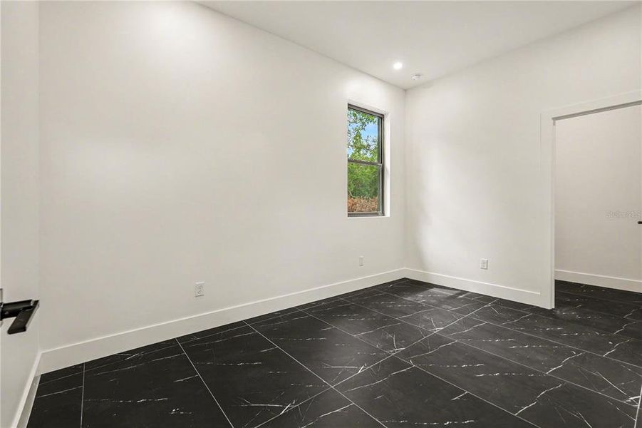 Spacious, unfurnished interior of a new home in , Seffner (Image 39).