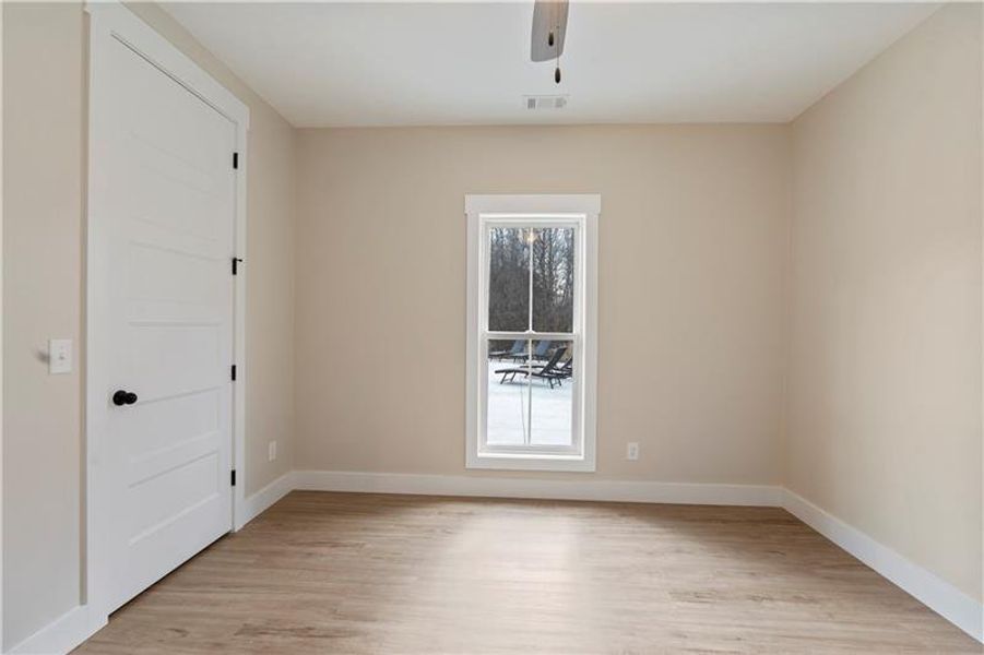 Spacious, unfurnished interior of a new home in , Temple (Image 30).