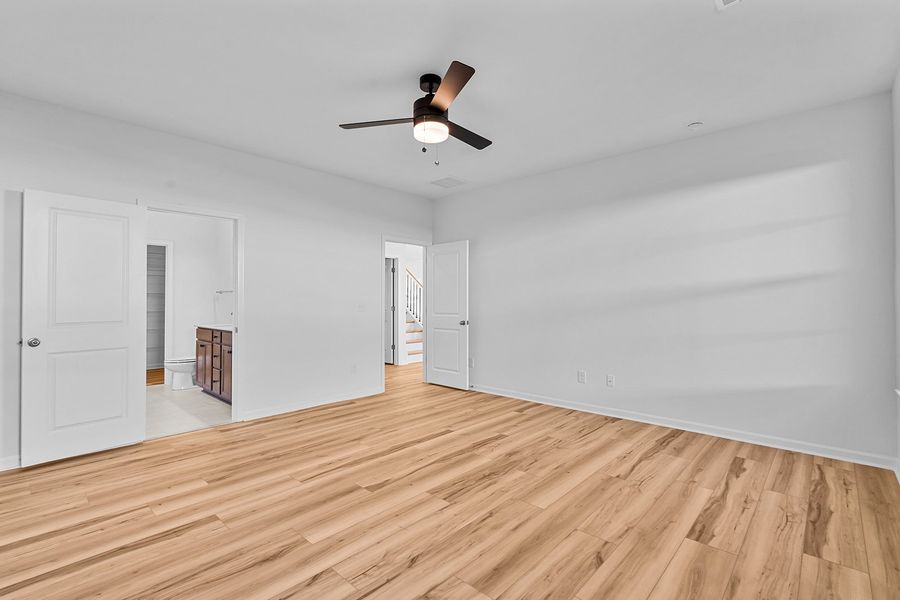 Spacious, unfurnished interior of a new home in Hanes Lake, Winston-Salem (Image 29).
