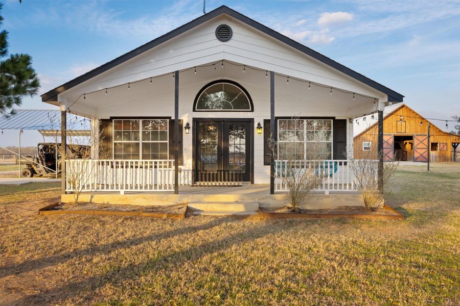 GUEST HOUSE WITH 2 BEDROOMS AND 2 FULL BATH