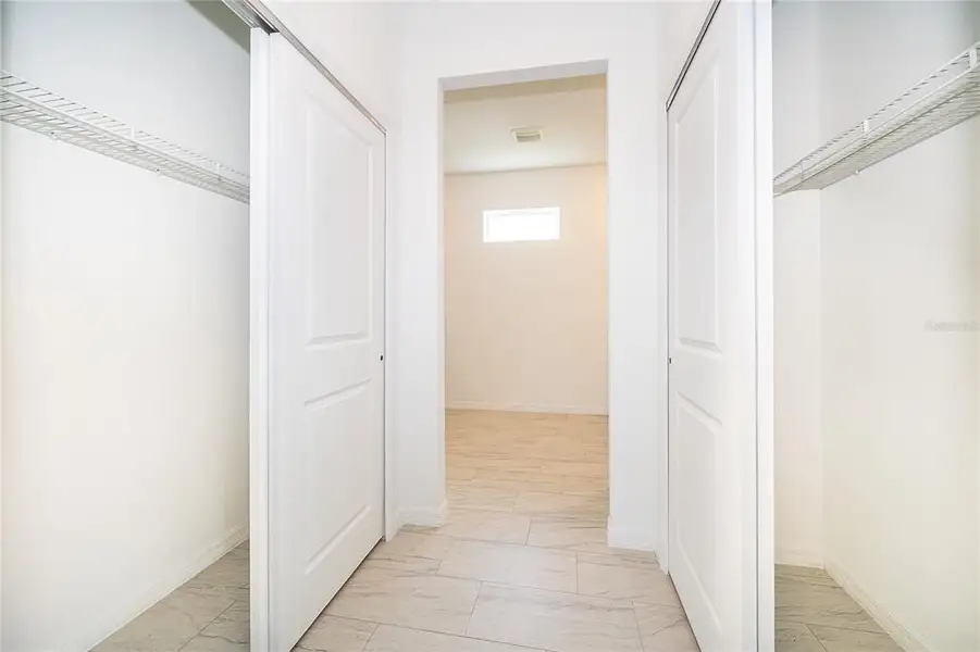 Spacious, unfurnished interior of a new home in , Kissimmee (Image 23).