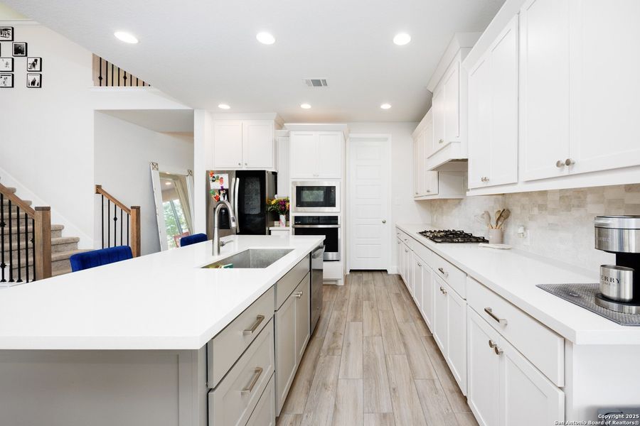 Furnished interior view inside a new home in Weston Oaks 55', San Antonio (Image 11). Furnished interior view inside a new home in Weston Oaks 55', San Antonio (Image 11).
