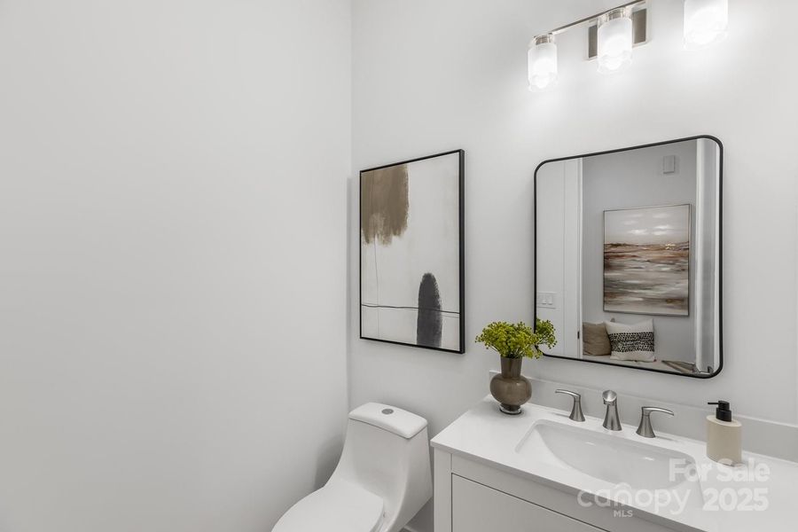 Hall Bath off Great Room