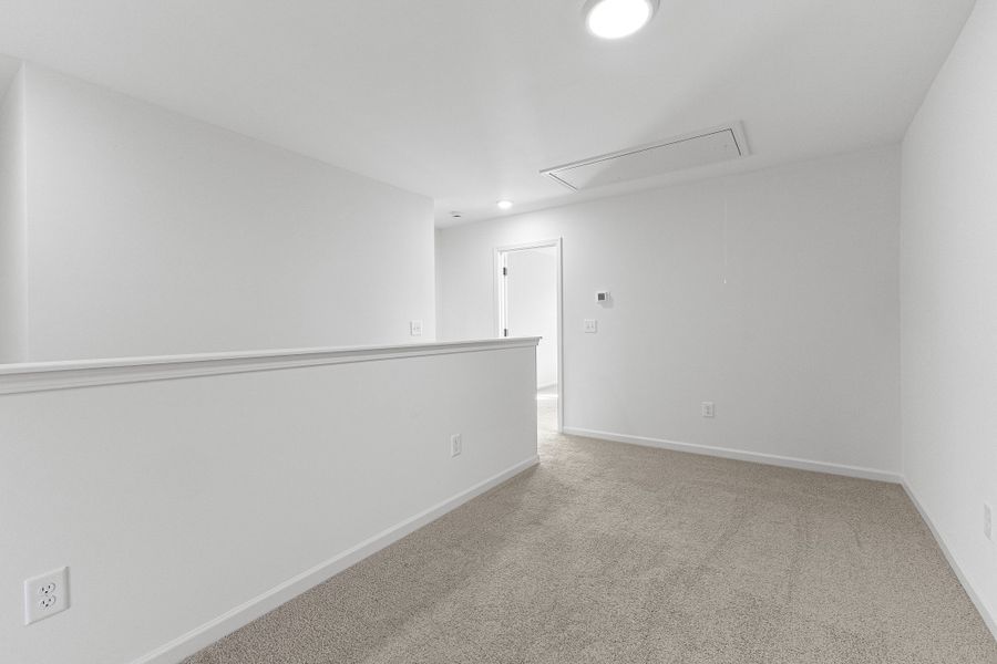 Spacious, unfurnished interior of a new home in Standing Oaks, Senoia (Image 39).