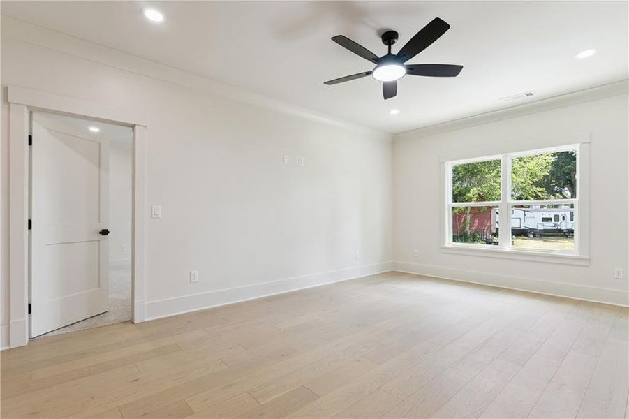 Spacious, unfurnished interior of a new home in , Jefferson (Image 25).