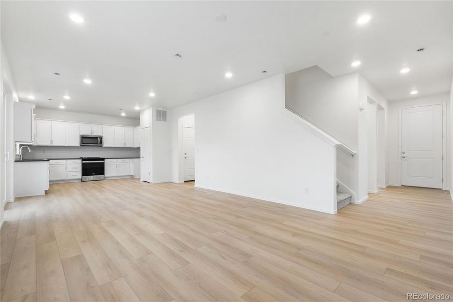 Spacious, unfurnished interior of a new home in Wolf Creek Run West, Strasburg (Image 21).