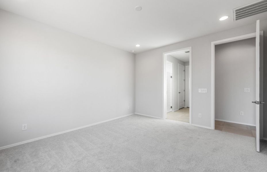 Spacious, unfurnished interior of a new home in Sun City Festival, Buckeye (Image 21).