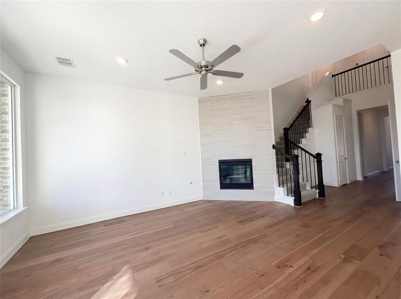 Spacious, unfurnished interior of a new home in Shaded Tree, McKinney (Image 15).