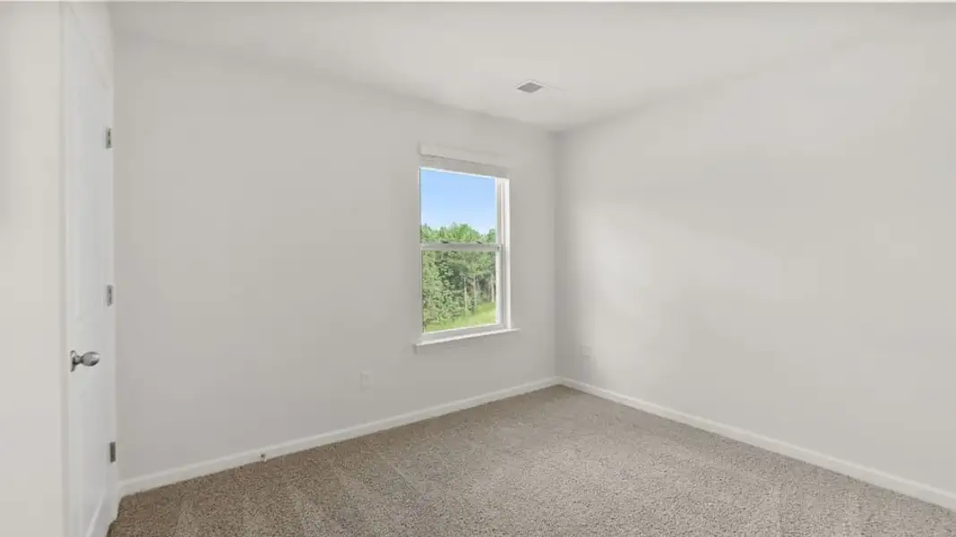 Spacious, unfurnished interior of a new home in Durbin Meadows, Fountain Inn (Image 28).