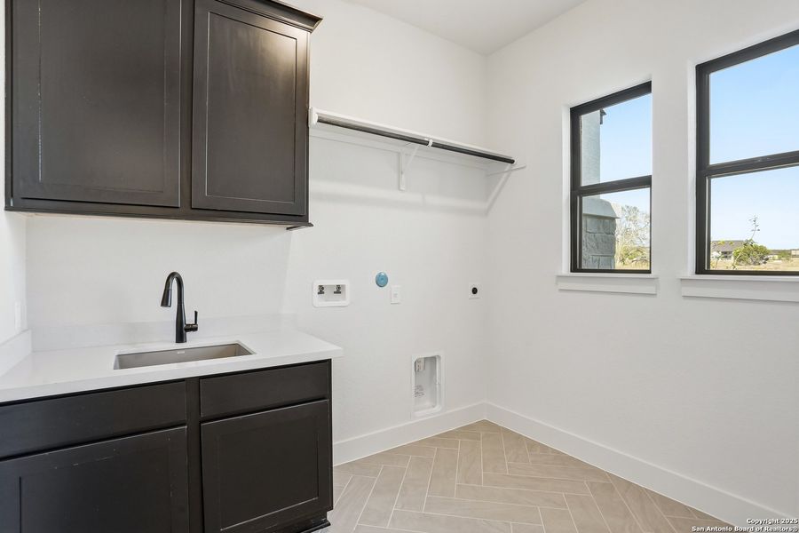 Furnished interior view inside a new home in George's Ranch, Boerne (Image 18). Furnished interior view inside a new home in George's Ranch, Boerne (Image 18).