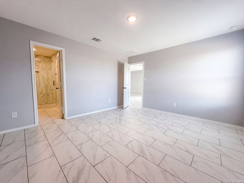 Spacious, unfurnished interior of a new home in Grace Valley, Marion (Image 17).