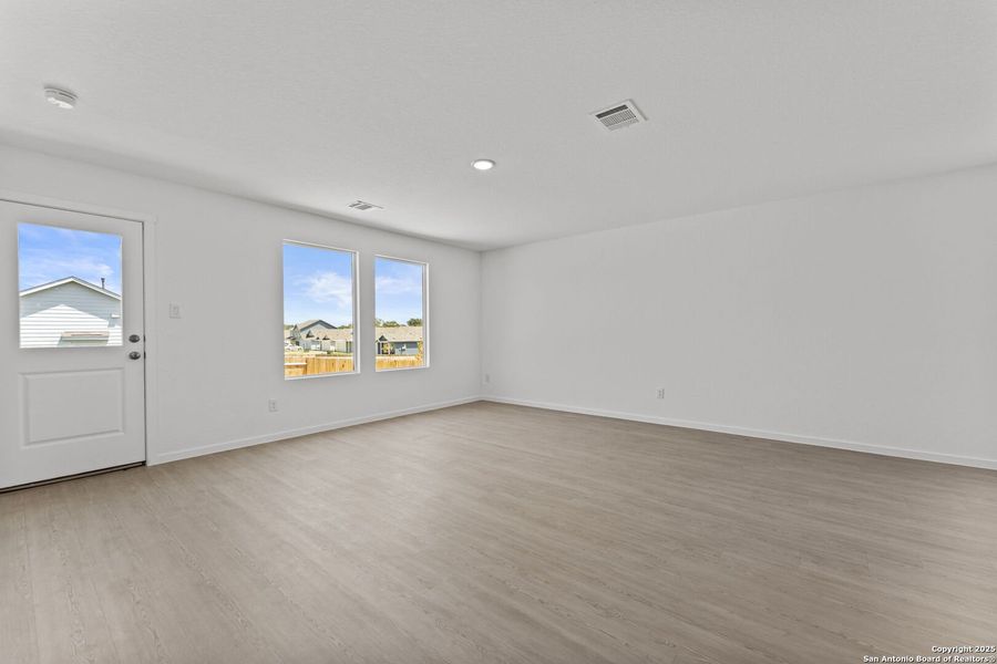Spacious, unfurnished interior of a new home in Lodi Grove, Floresville (Image 18). Spacious, unfurnished interior of a new home in Lodi Grove, Floresville (Image 18).