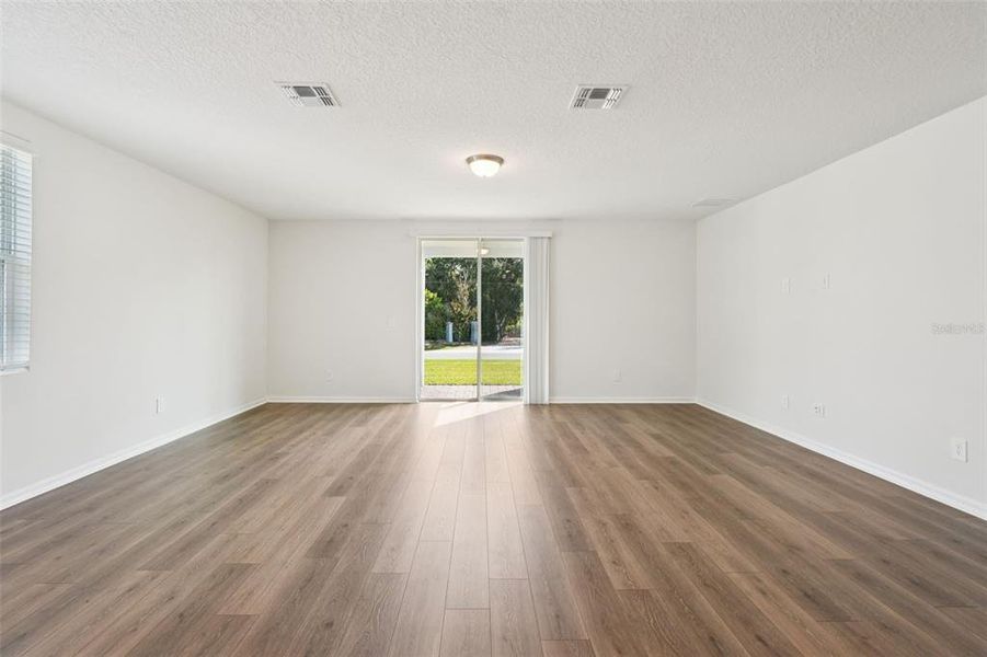 Spacious, unfurnished interior of a new home in The Meadow at Crossprairie, St. Cloud (Image 15).