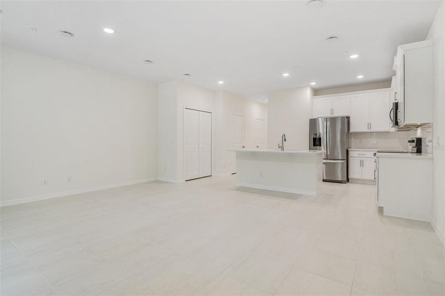 Spacious, unfurnished interior of a new home in Towns at Riverwalk, Sanford (Image 8).