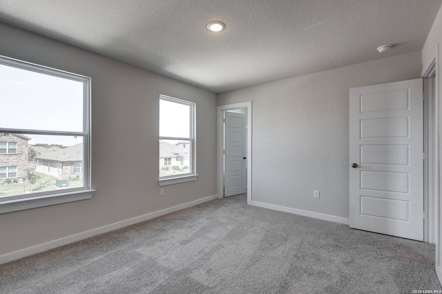 Spacious, unfurnished interior of a new home in Hiddenbrooke, Seguin (Image 14).
