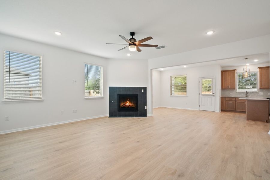 008_lnb09593_304 008_lnb09593_304