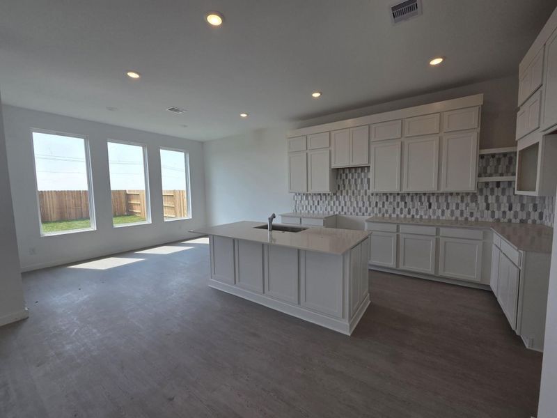 Furnished interior view inside a new home in Esperanza: Avante Collection, Richmond (Image 14). Furnished interior view inside a new home in Esperanza: Avante Collection, Richmond (Image 14).